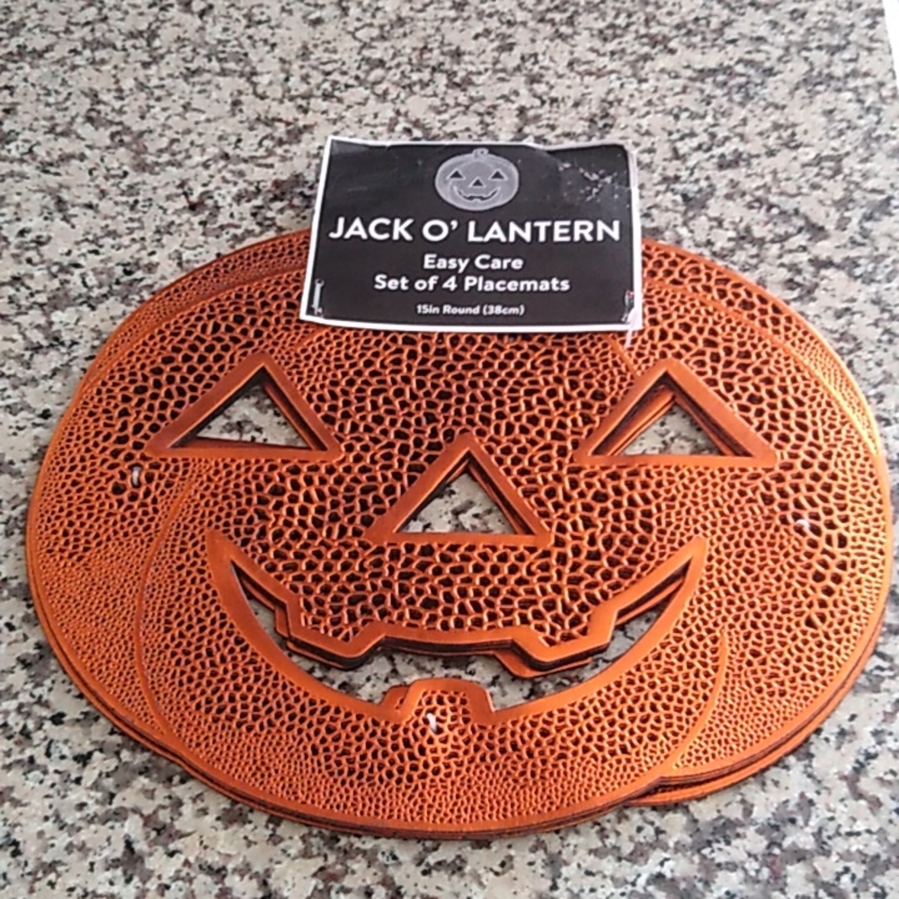 Jack O'Lantern easy care set of 8 Placemats